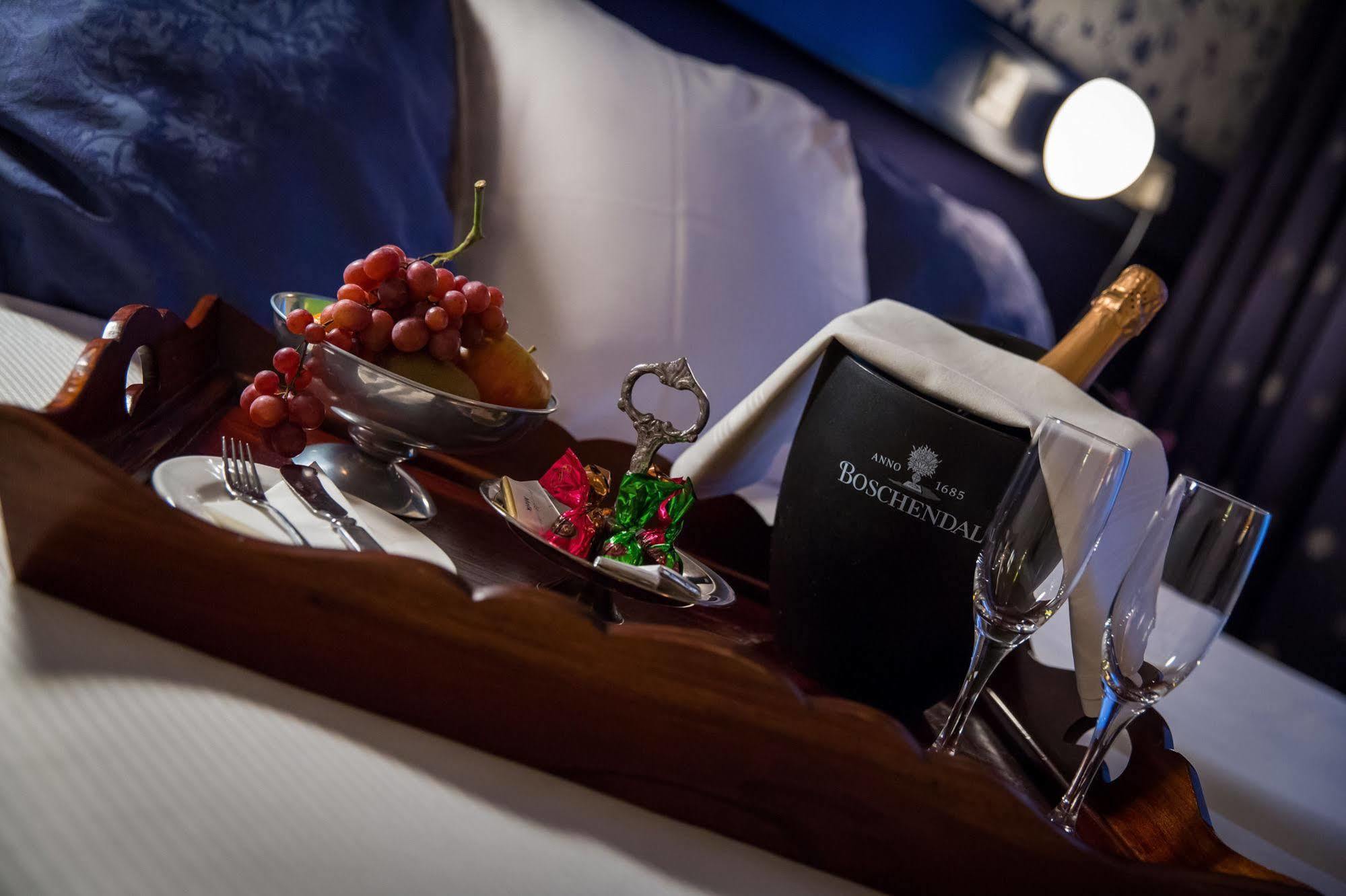 Hotel Restaurant Stad Munster ウィンタースウェイク エクステリア 写真 Champagne in a cooler